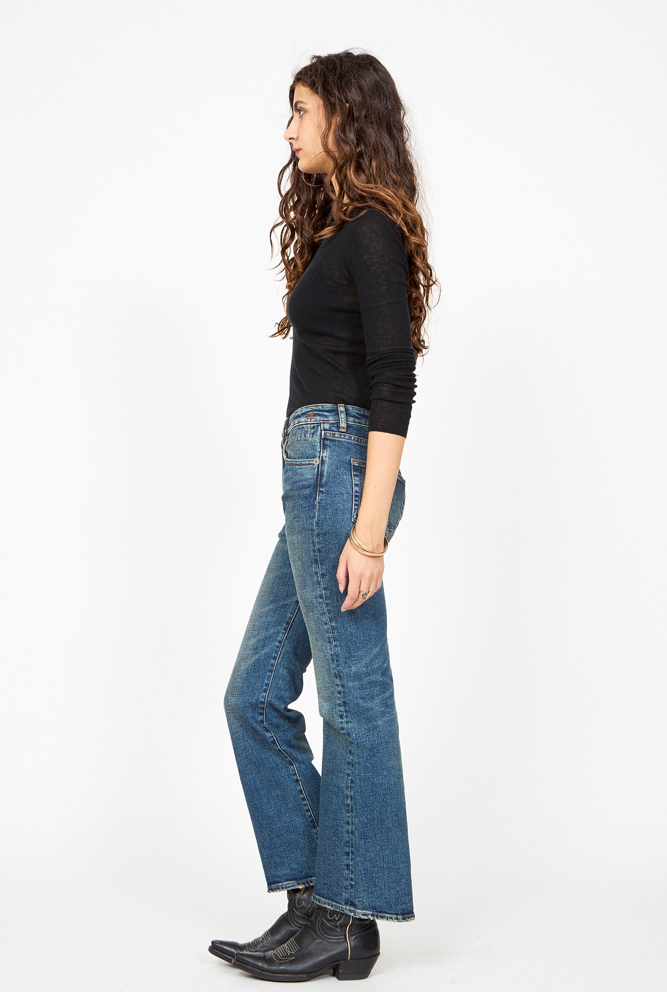 2025_HABITS_10_18_MAYA12796.jpg R13 Joan Kick Flare Blue