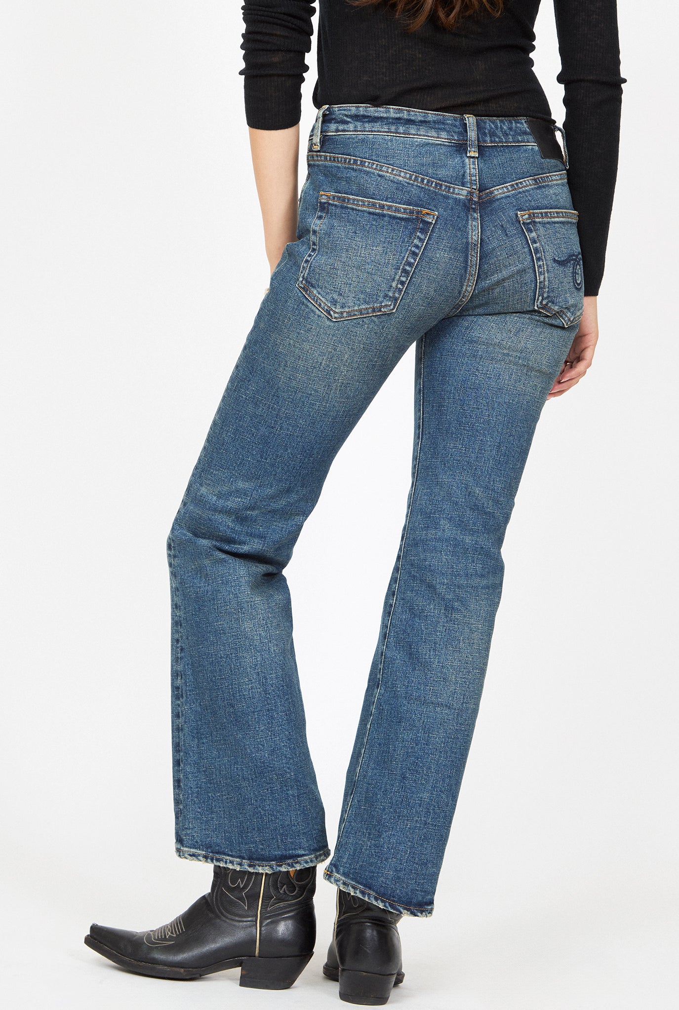 2025_HABITS_10_18_MAYA12813.jpg R13 Joan Kick Flare Blue