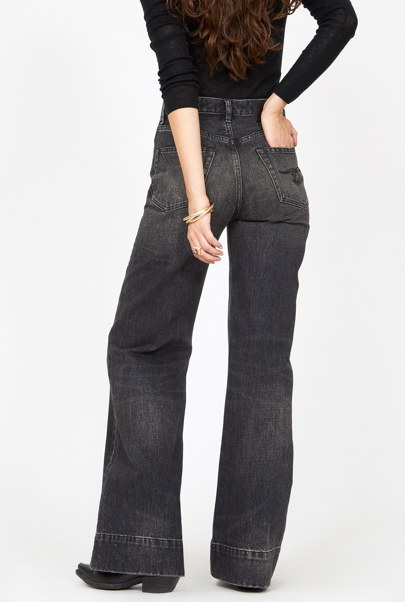 2025_HABITS_10_18_MAYA12991.jpg R13 Charlotte Jean